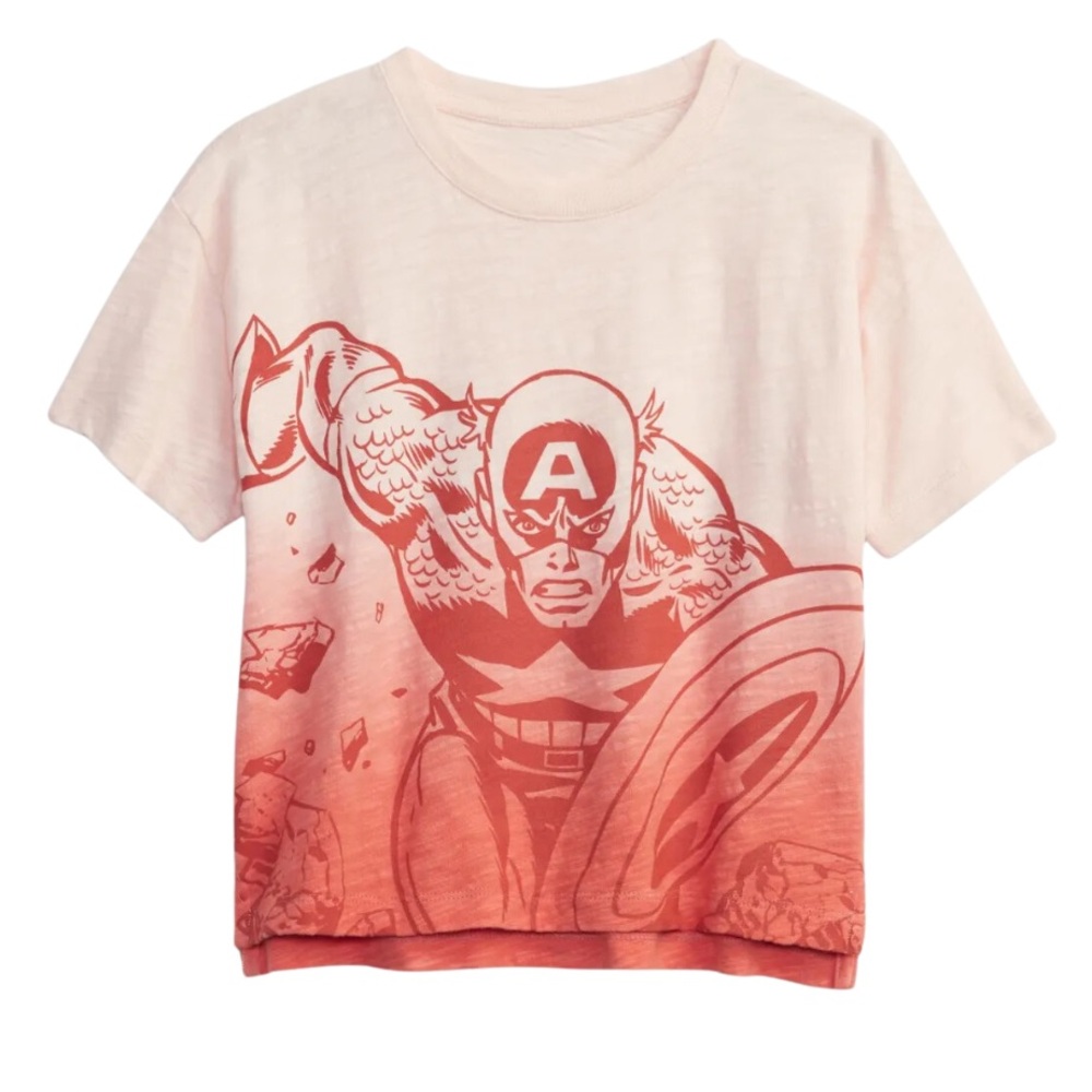 Gap boys Captain America t-shirt in like new condition size 4 in red ombré